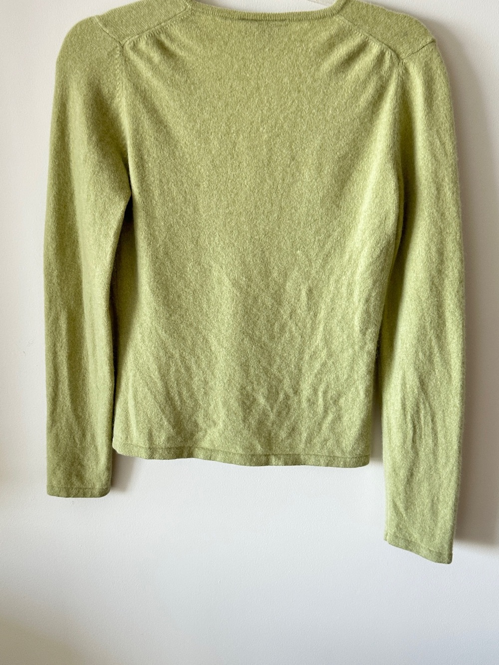 Ann Taylor 100% cashmere Linen-Blend V-Neck Sweater in Light Green - Picture 5 of 7